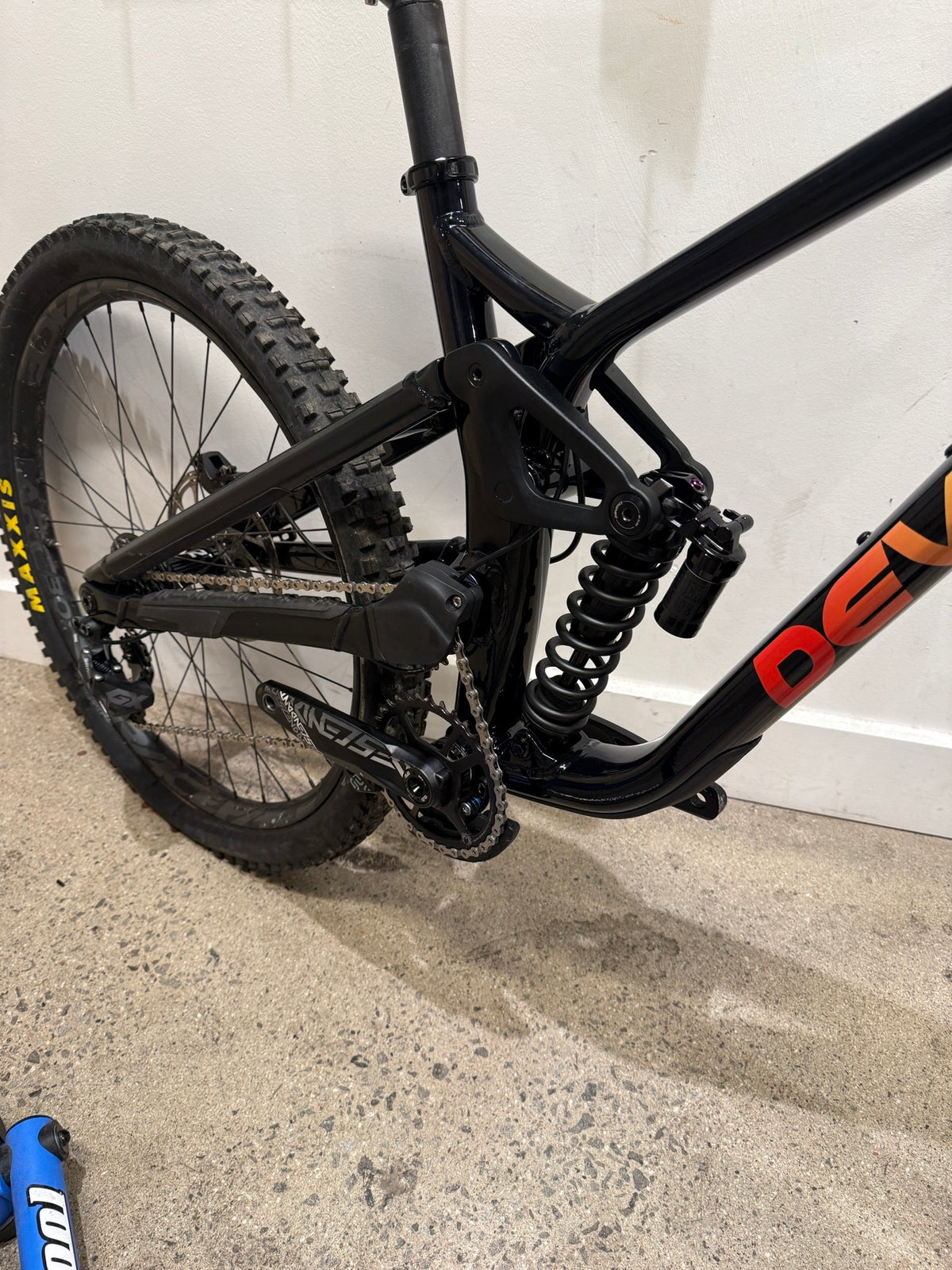 Devinci Chainsaw MX DH DEMO